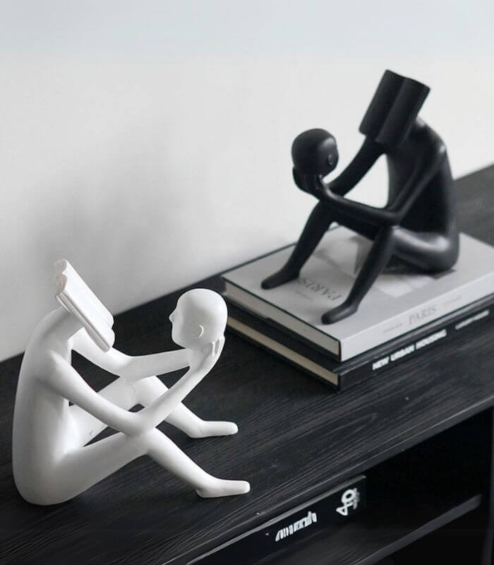 Abstract Contemplation Resin Sculptures 22 cm