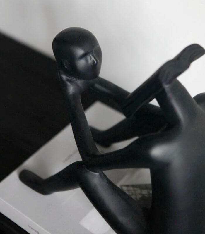 Abstract Contemplation Resin Sculptures 22 cm